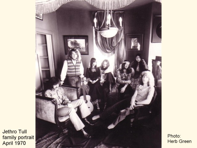 JETHRO TULL FAMILY PORTRAIT