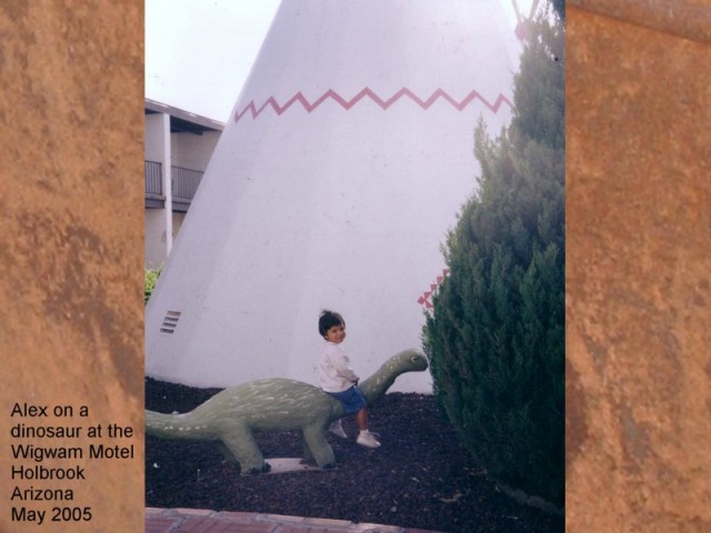 ALEX & DINOSAUR