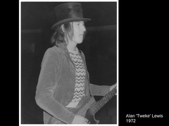 TWEKE ONSTAGE